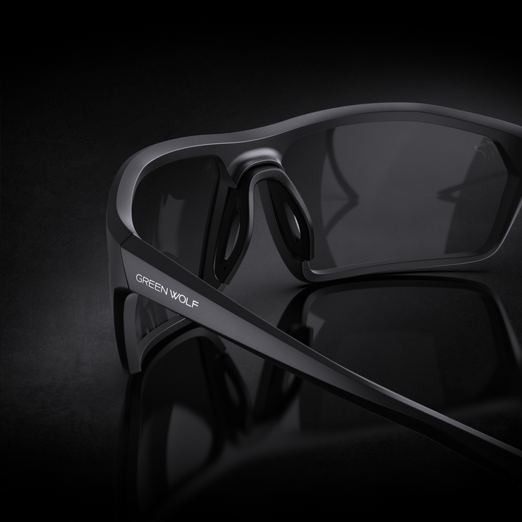 Green Wolf Ace - Blackout