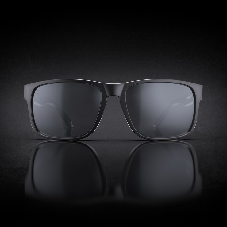 Green Wolf Guardian - Blackout