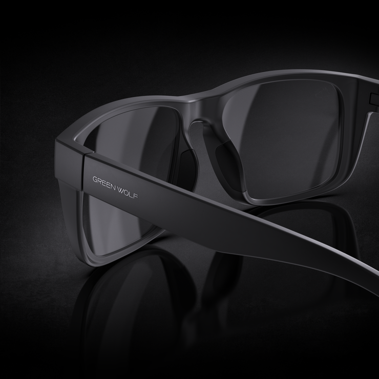 Green Wolf Guardian - Blackout