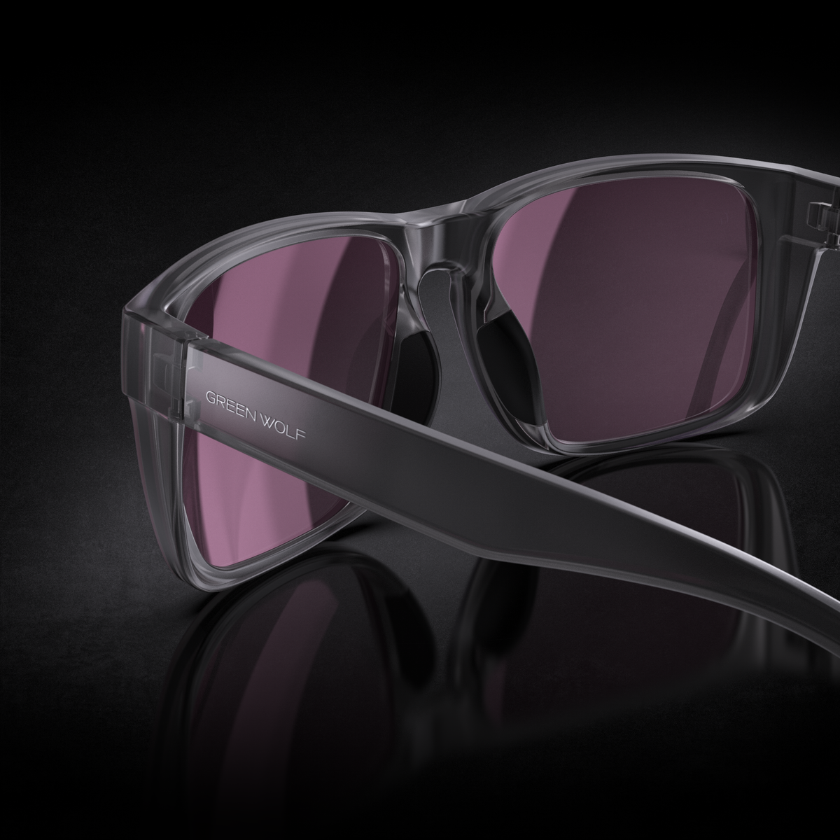 Green Wolf Guardian - Green Smoke